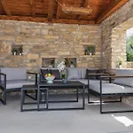 Three-bedroom In Tatil Evi *