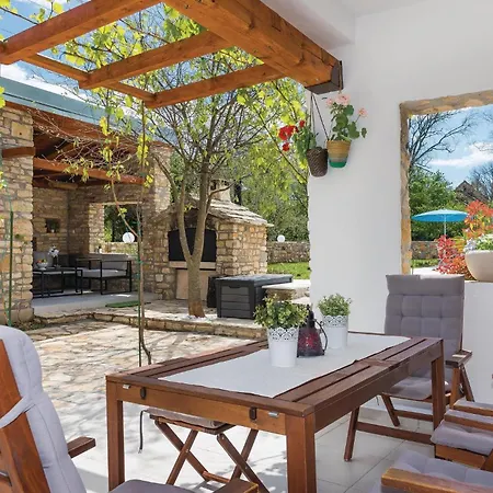 Luxurious Home In Mratovo *