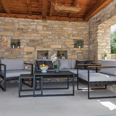 Luxurious Home In Mratovo 別荘 *