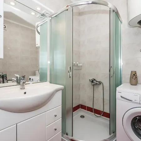 Three-bedroom In Mratovo