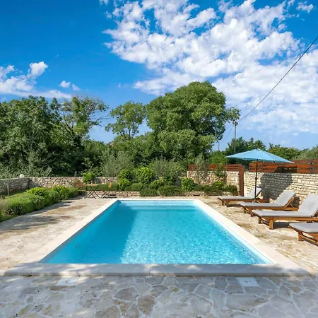 Luxurious Home In Mratovo