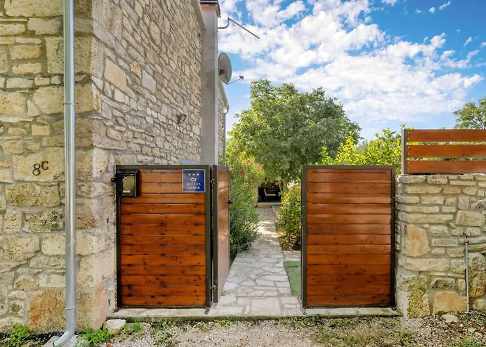 Vakantiehuis Three-bedroom In *