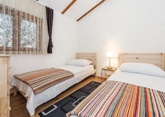 Three-bedroom In Mratovo