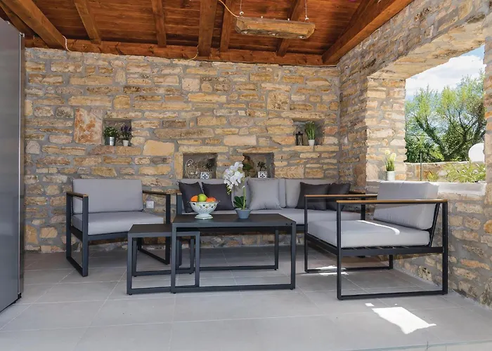 Three-bedroom In Vakantiehuis *